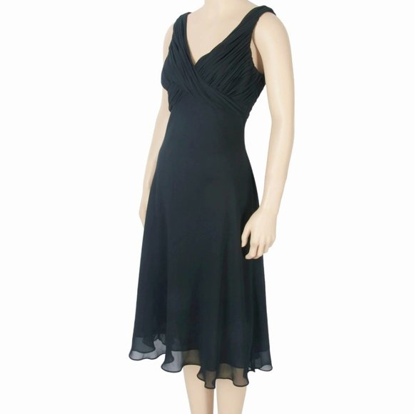 Chiffon Overlay Ruched Slimming Flowy Swing Midi Dress. - Picture 5 of 7